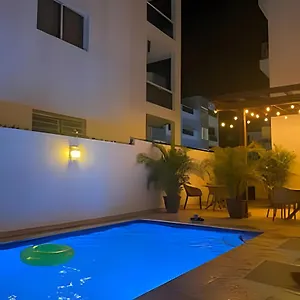  Apartamento In With Pool